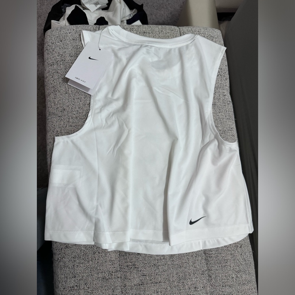 Nike workout tank top crop top